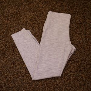 Lululemon gray and white pattern leggings